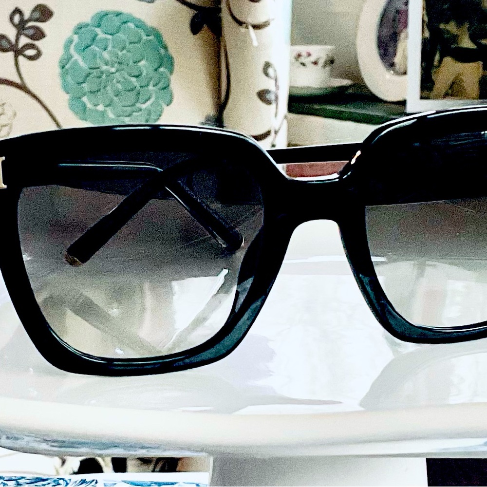 ESCADA CHIQUE SUNGLASSES NWOT - Picture 6 of 12